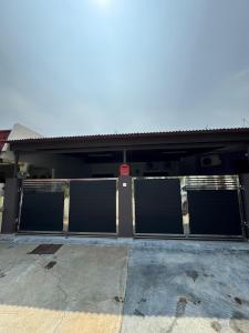 Rozie Cozy,Merlimau 6-8pax 3Bedrooms2Bathrooms single storey terrace house