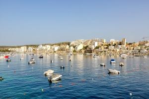 Stylish Apartment in Bay Square 2