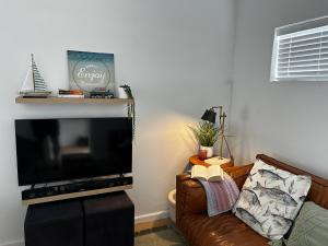 BEACHees - cute central cottage