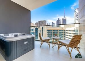 Premium Studio with Private Jacuzzi by BMS