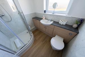 Derry House - Spacious 3 bed house with parking in Aberdeen