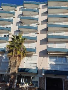 Elcon Seaside Apartment