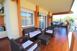 Chalet con piscina y barbacoa