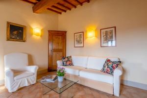 Deluxe One-Bedroom Apartment with Garden View