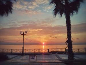 Sunset luxury studio by the sea