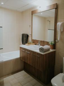 Appartements Appartement 3 pieces Climatise dans une Residence avec Piscine : photos des chambres