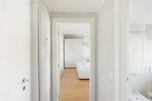GoHost - Modern Apartments with Private Terrace near Duomo