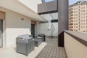 GoHost - Modern Apartments with Private Terrace near Duomo