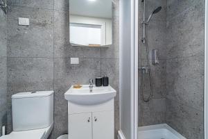 Uptown studio Nr4 with parking and AC