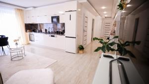 White Home Luxury