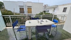 A due passi dal mare blu