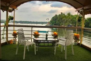 Luxury 3BHK Floating Villa in North Goa - Parxem