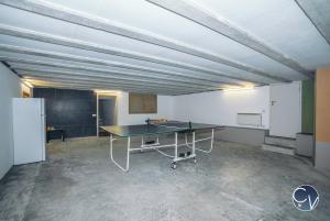 Maisons de vacances Maison en pierre avec piscine a Barjac, 16 personnes : Maison 6 Chambres