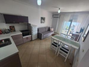 International Sea View Apartment