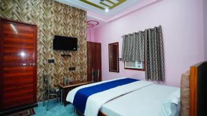 Tejas paying guest house & Restaurant