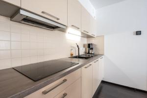 Perfectly situated 2BR apartment near the beach