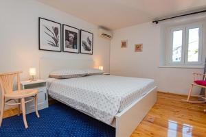 Apartments and Rooms Ille