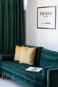 Modern Apartment Grzybowska near Hala Mirowska by Noclegi Renters