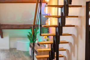Cozy Loft & Private Cinema 6P, 8 minutes from Disneyland