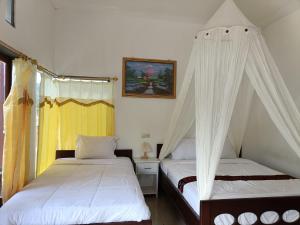 Moon view Bungalows