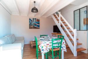 Maisons de vacances Le Nid Cotier - A 13min a pied de la Plage : photos des chambres