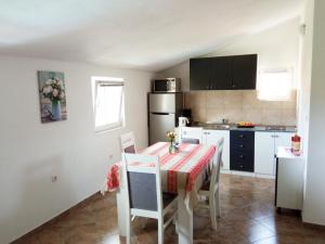 Apartment Ruža in a quiet location near the forest