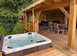 Maisons de vacances Gite de L-Oustalet : Maison 2 Chambres