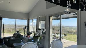 Villa spacieuse avec piscine au milieu des vignes
