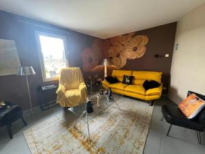 Villa spacieuse avec piscine au milieu des vignes