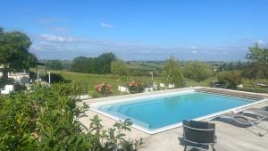 Villas Villa spacieuse avec piscine au milieu des vignes : photos des chambres