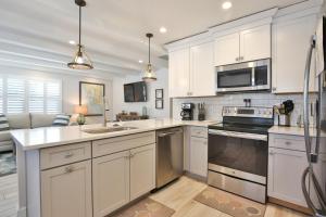 Copacabana Boaters Dream Home In Anna Maria