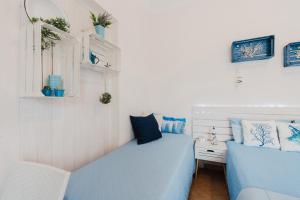 Dreibettzimmer mit Dusche