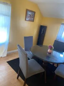 Second floor lodge - 尤蒂卡