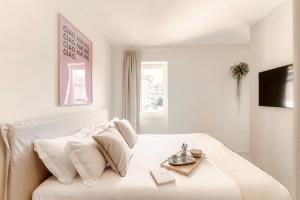 Floristeria Apartment by Quokka 360 - a stones throw from the walled city of Como