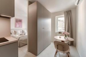 Floristeria Apartment by Quokka 360 - a stones throw from the walled city of Como