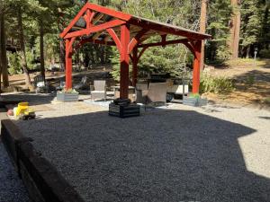 Walking Distance To The Lake And Beach!