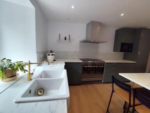 Maisons de vacances Gite de groupe chez le Dragou : photos des chambres