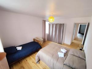Maisons de vacances Gite de groupe chez le Dragou : photos des chambres