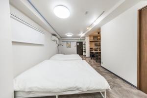 R101-Shinjuku 13 minUp to 8 people 60 sqmFull renovationRoppongi and Tsukiji direct accessFamily group7 min to Ochiai Minami-Nagasaki Station