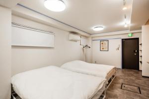 R101-Shinjuku 13 minUp to 8 people 60 sqmFull renovationRoppongi and Tsukiji direct accessFamily group7 min to Ochiai Minami-Nagasaki Station