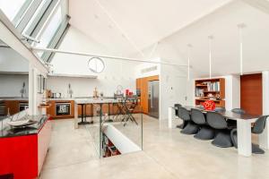 Milanos Most Exclusive Loft, Pool Spa & Suites