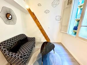 City Center Studio - 1 min Train Station & Main Street