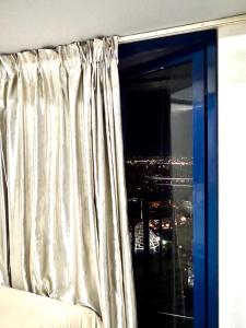 City chic in the heart of Makati #4609