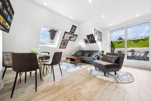 Rockstar Greyz - Sleeps 7 - Central - The Hyde