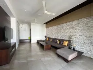 Stylish & Spacious 3BHK Home - Gorwa