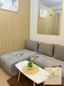 A peaceful Condotel with Balcony at QC