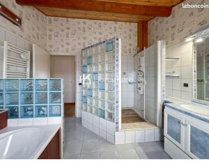 Villas Maison Standing 260M2 Veranda Piscine Jardin 2700M2 Vue campagne : photos des chambres