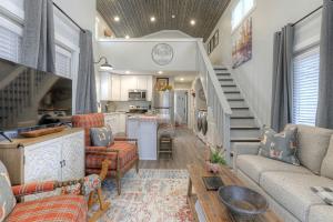 Incredible Cabin with Fire Pit and Great Vistas in Monteagle, Tennessee