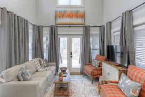 Incredible Cabin with Fire Pit and Great Vistas in Monteagle, Tennessee