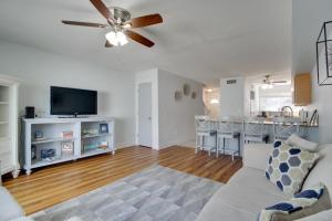 Less Than Half Mi to Gulf Biloxi Condo with Patio!